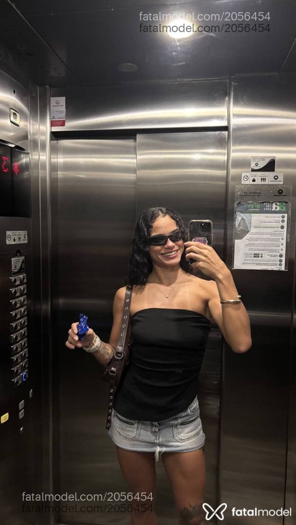 Acompanhante mulher com cabelo castanho de olhos castanhos em Recife - Mariana