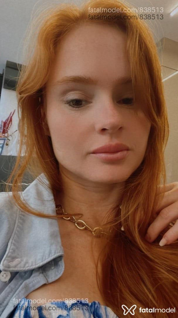 Acompanhante mulher ruiva (o) de olhos mel em Balneário Camboriú - Michelly