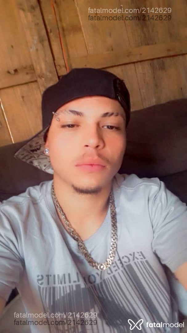Acompanhante homem morena (o) de olhos castanhos em Itajaí Acompanhante homem morena (o) de olhos castanhos em Itajaí - Alejandro Muniz