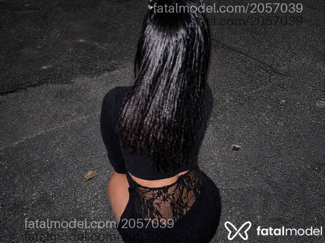 Acompanhante mulher com cabelo castanho de olhos castanhos - Ana Takahashi