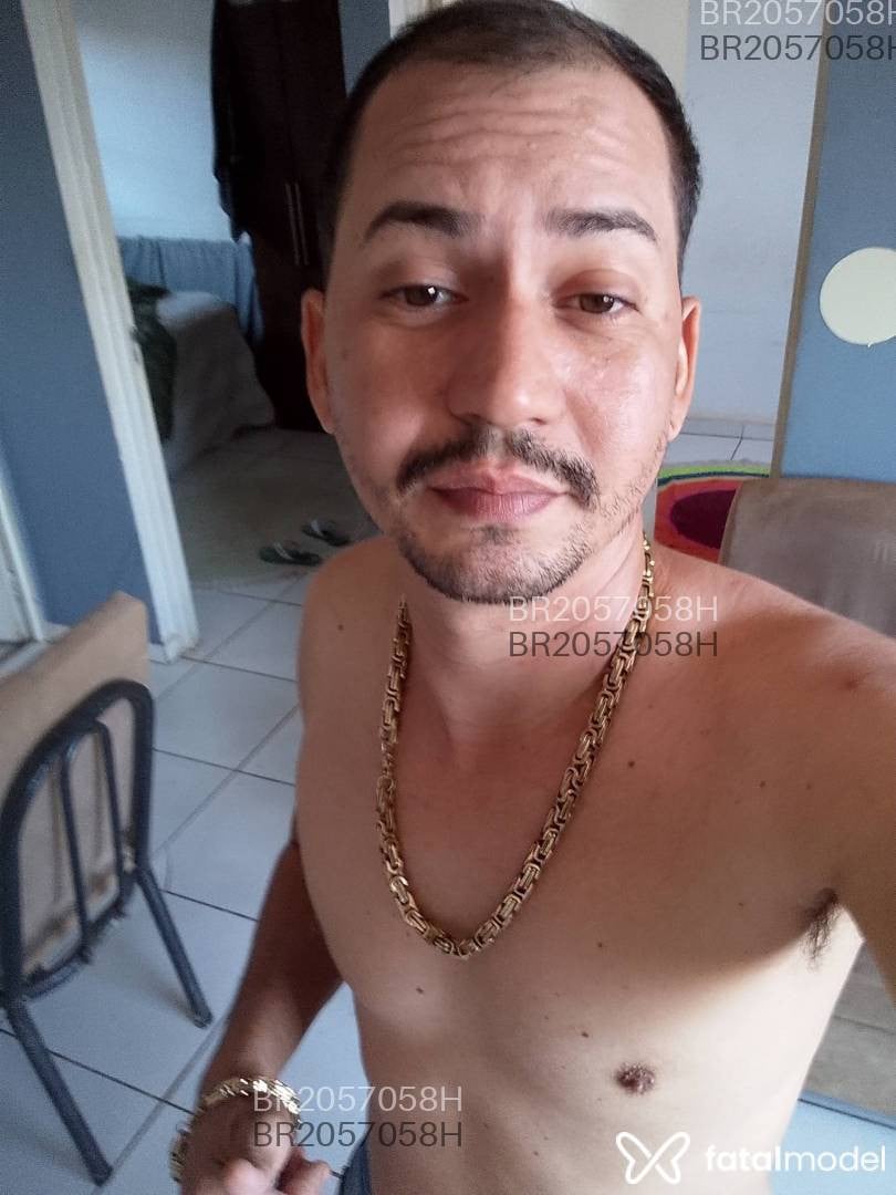 Acompanhante homem com cabelo castanho de olhos castanhos em Sertãozinho - Ernando Alves