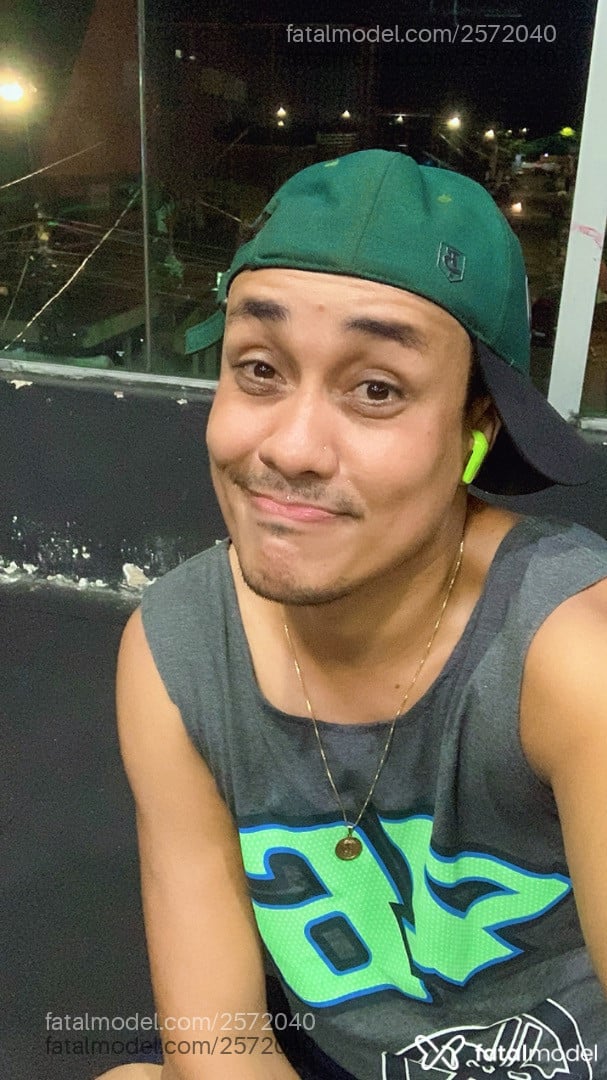 Acompanhante homem morena (o) de olhos castanhos em Virtual - Kaio Roberto