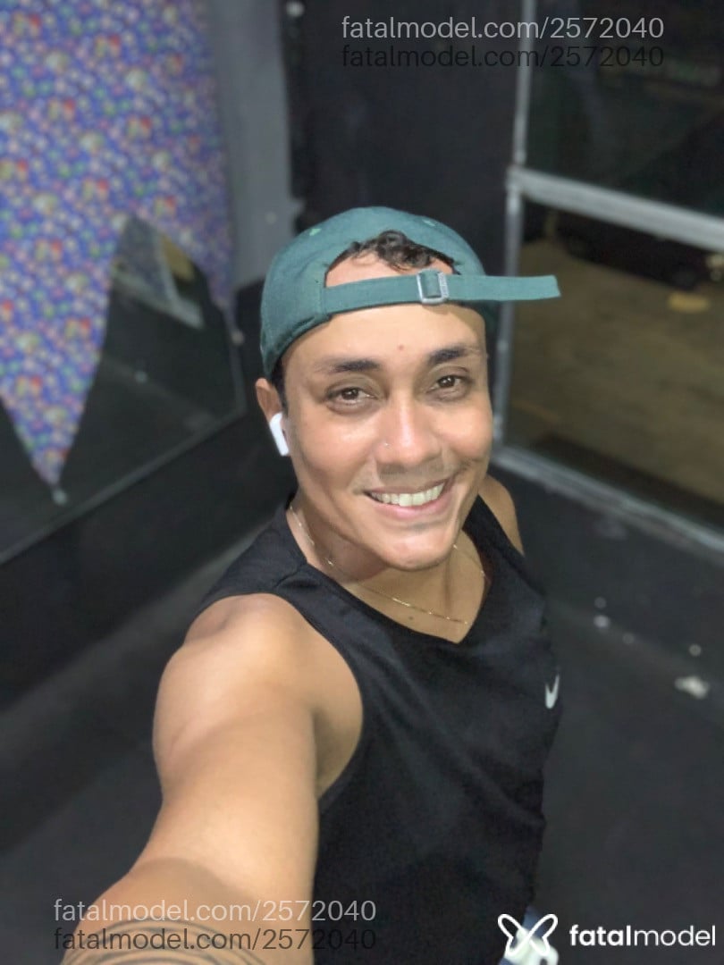Acompanhante homem morena (o) de olhos castanhos em Virtual - Kaio Roberto