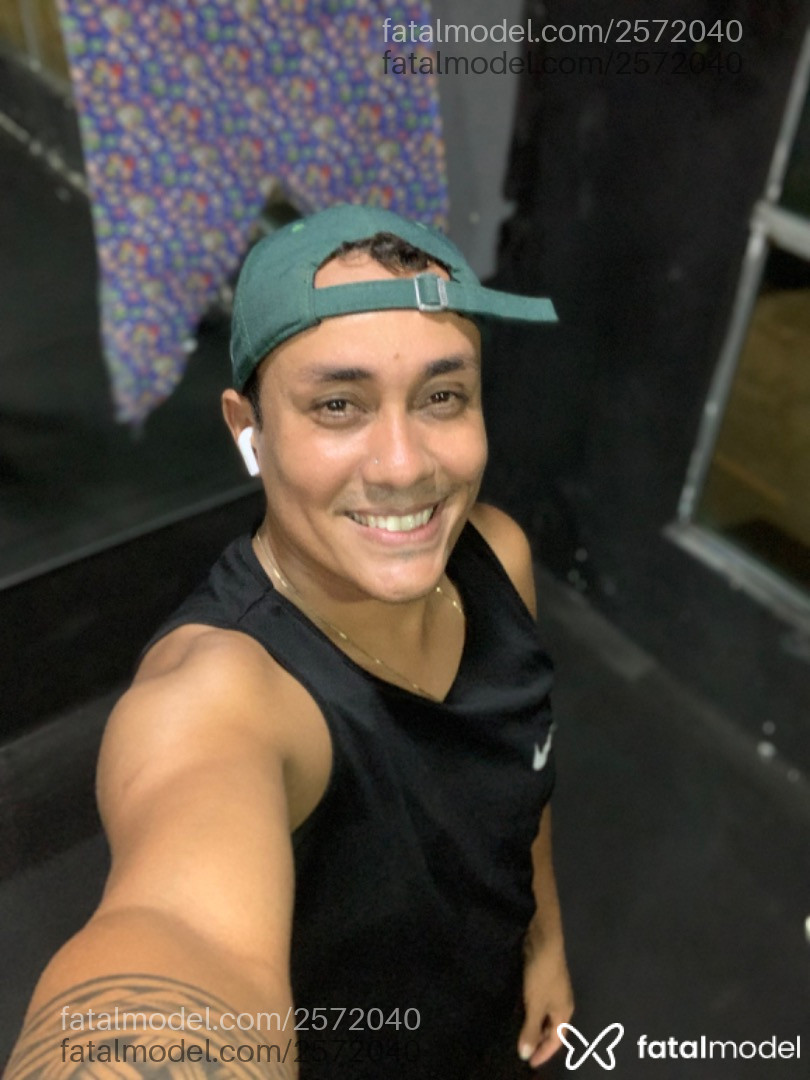 Acompanhante homem morena (o) de olhos castanhos em Virtual - Kaio Roberto