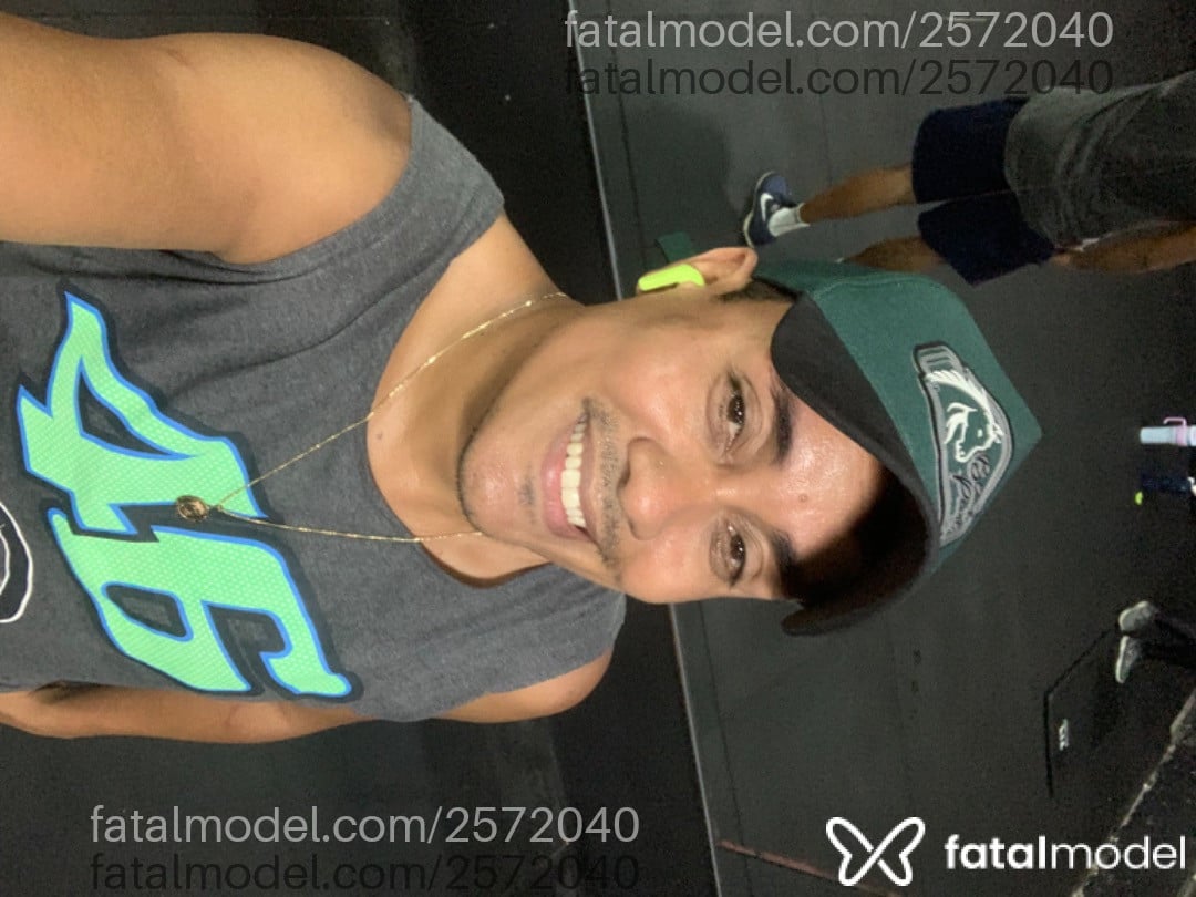 Acompanhante homem morena (o) de olhos castanhos em Virtual - Kaio Roberto