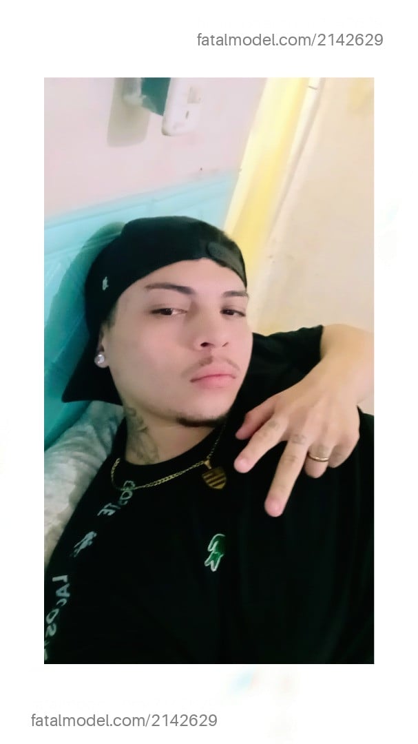 Acompanhante homem morena (o) de olhos castanhos em Itajaí Acompanhante homem morena (o) de olhos castanhos em Itajaí - Alejandro Muniz