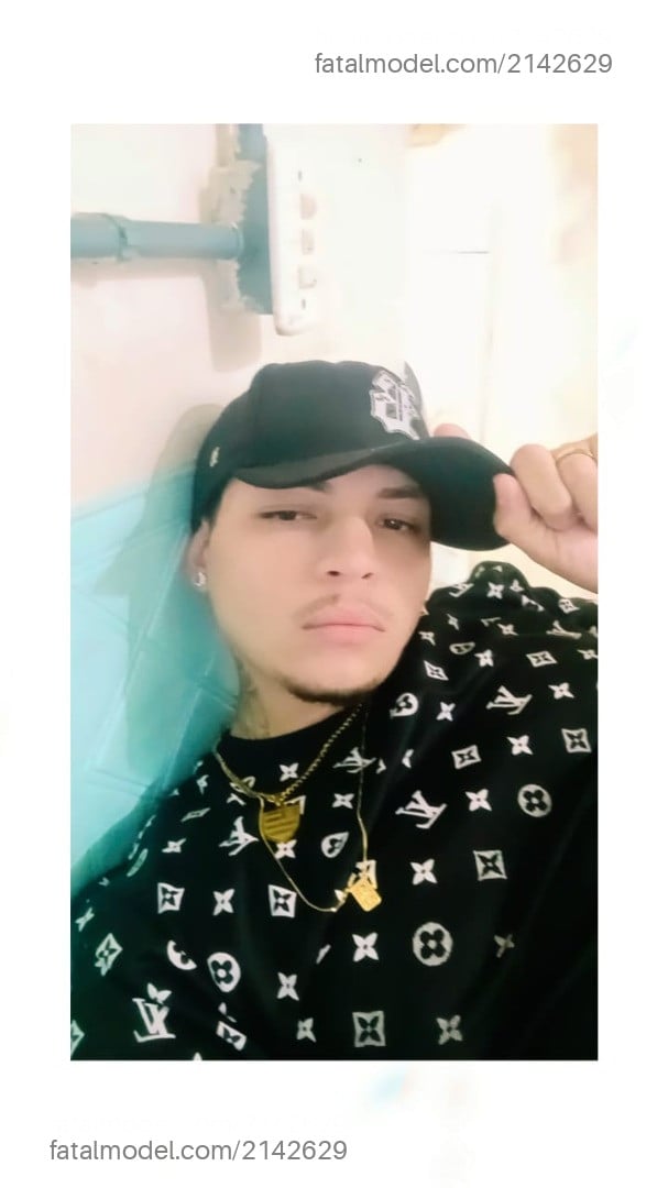 Acompanhante homem morena (o) de olhos castanhos em Itajaí Acompanhante homem morena (o) de olhos castanhos em Itajaí - Alejandro Muniz