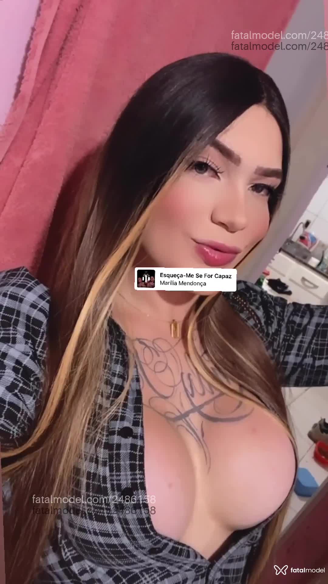 Acompanhante mulher trans morena (o) de olhos verdes em Balneário Camboriú Acompanhante mulher trans morena (o) de olhos verdes em Balneário Camboriú - Laura