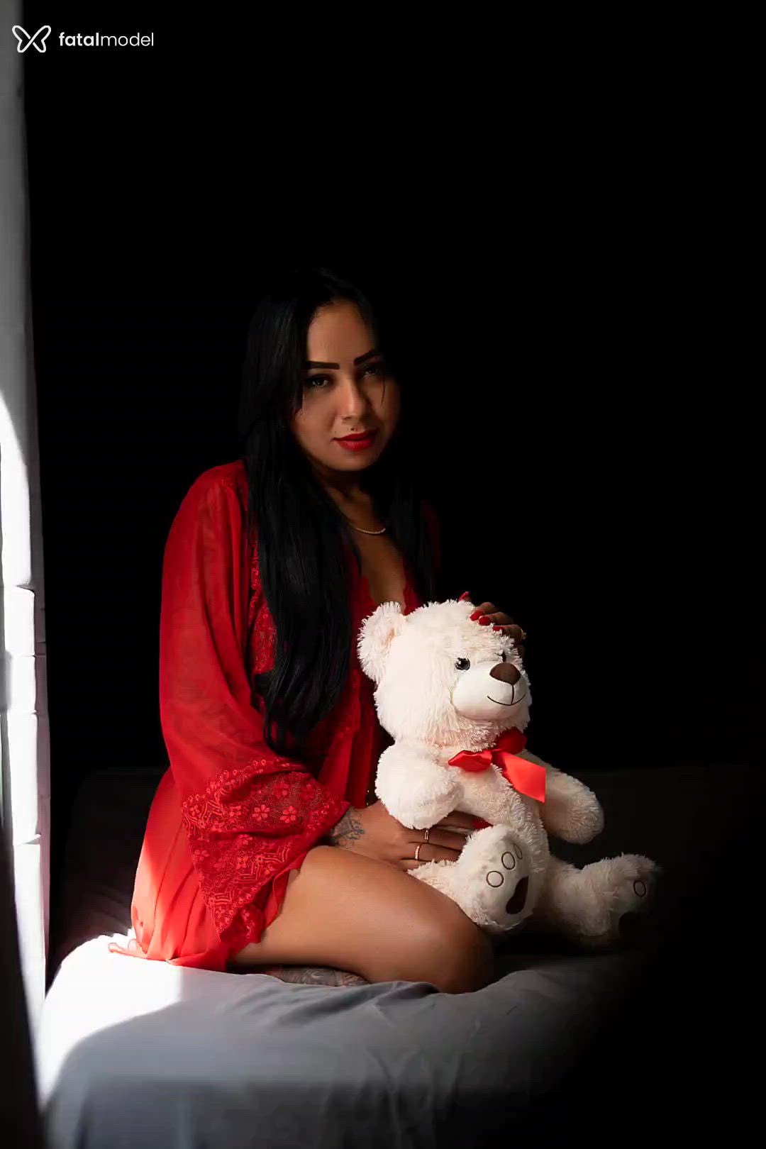 Acompanhante mulher morena (o) de olhos castanhos - Maitê Morais