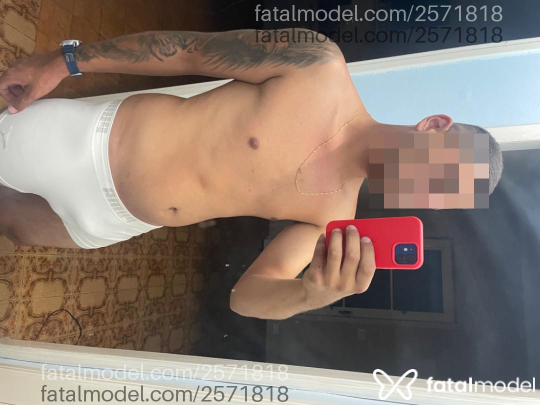Acompanhante homem morena (o) de olhos castanhos em São Paulo Acompanhante homem morena (o) de olhos castanhos em São Paulo - Gabriel