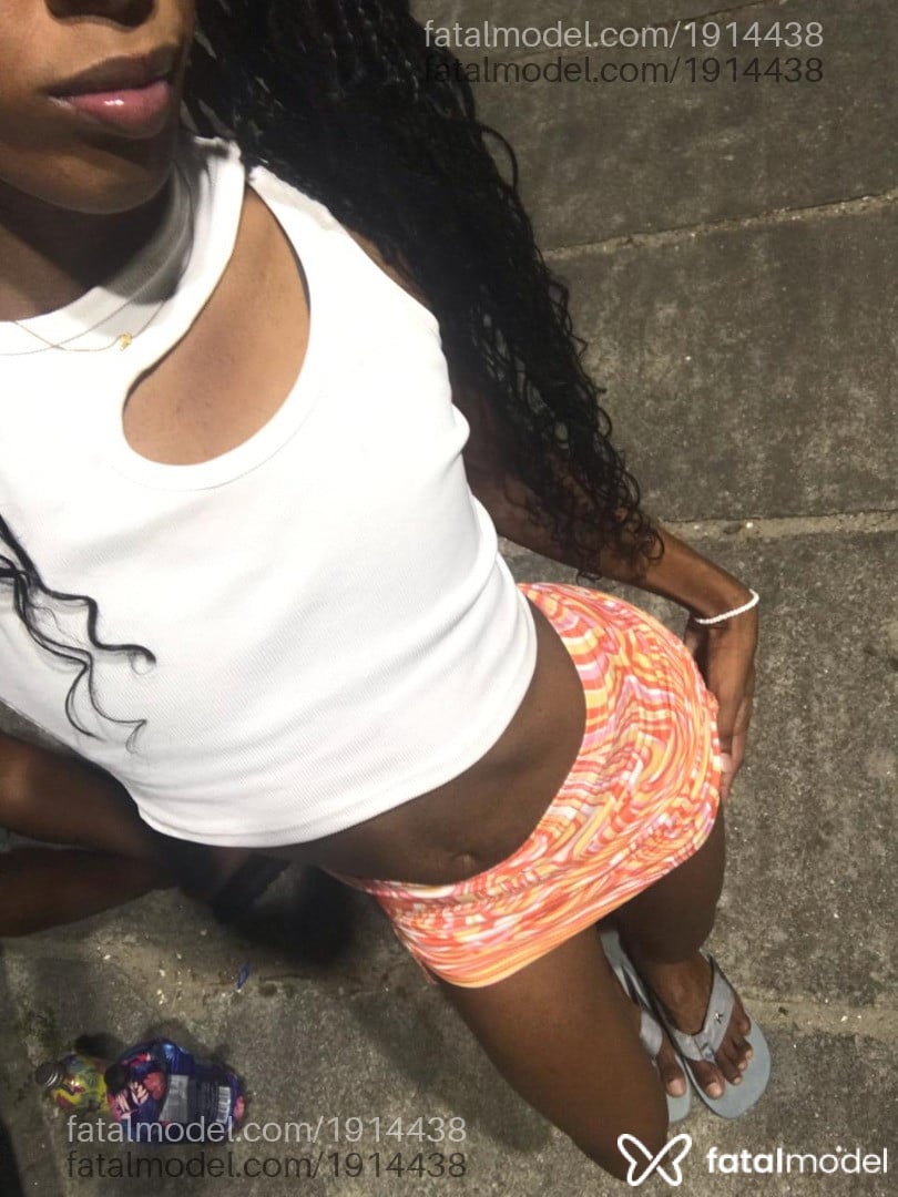 Acompanhante mulher trans com cabelo castanho de olhos castanhos em Itaguaí Acompanhante mulher trans com cabelo castanho de olhos castanhos em Itaguaí - Isa Marques