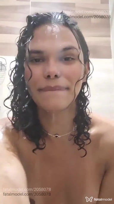 Acompanhante mulher trans morena (o) de olhos castanhos em Frutal - Victoria