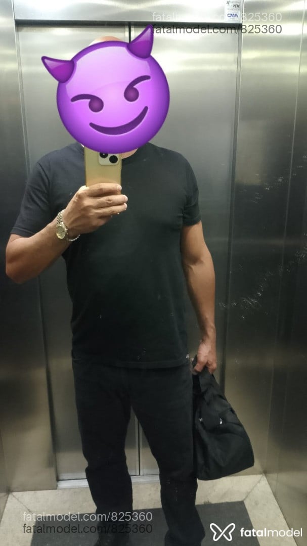 Acompanhante homem sem cabelo de olhos castanhos em Água Boa Acompanhante homem sem cabelo de olhos castanhos em Água Boa - Don