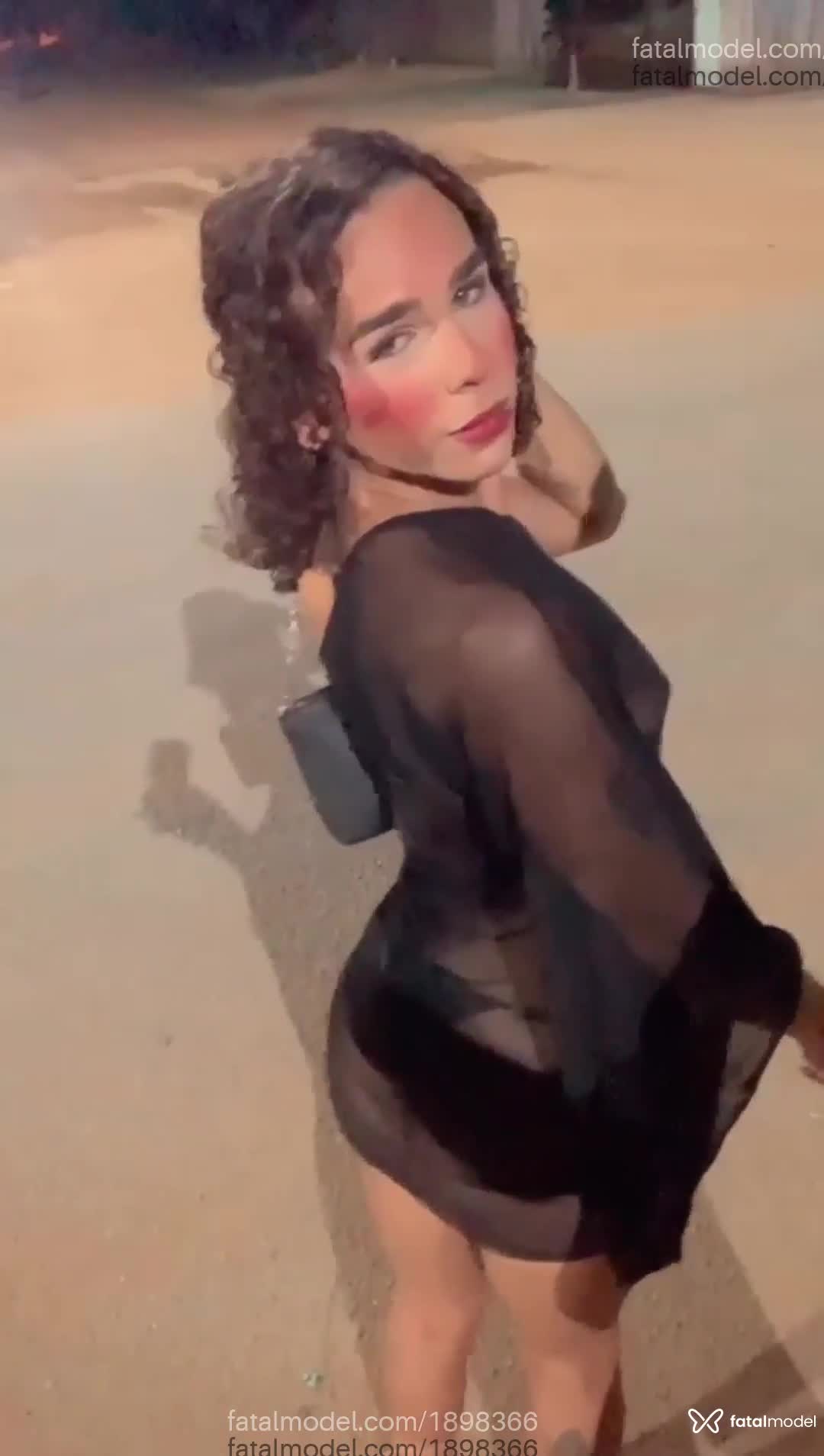 Acompanhante mulher trans morena (o) de olhos verdes - Aghata Acompanhante mulher trans morena (o) de olhos verdes - Aghata