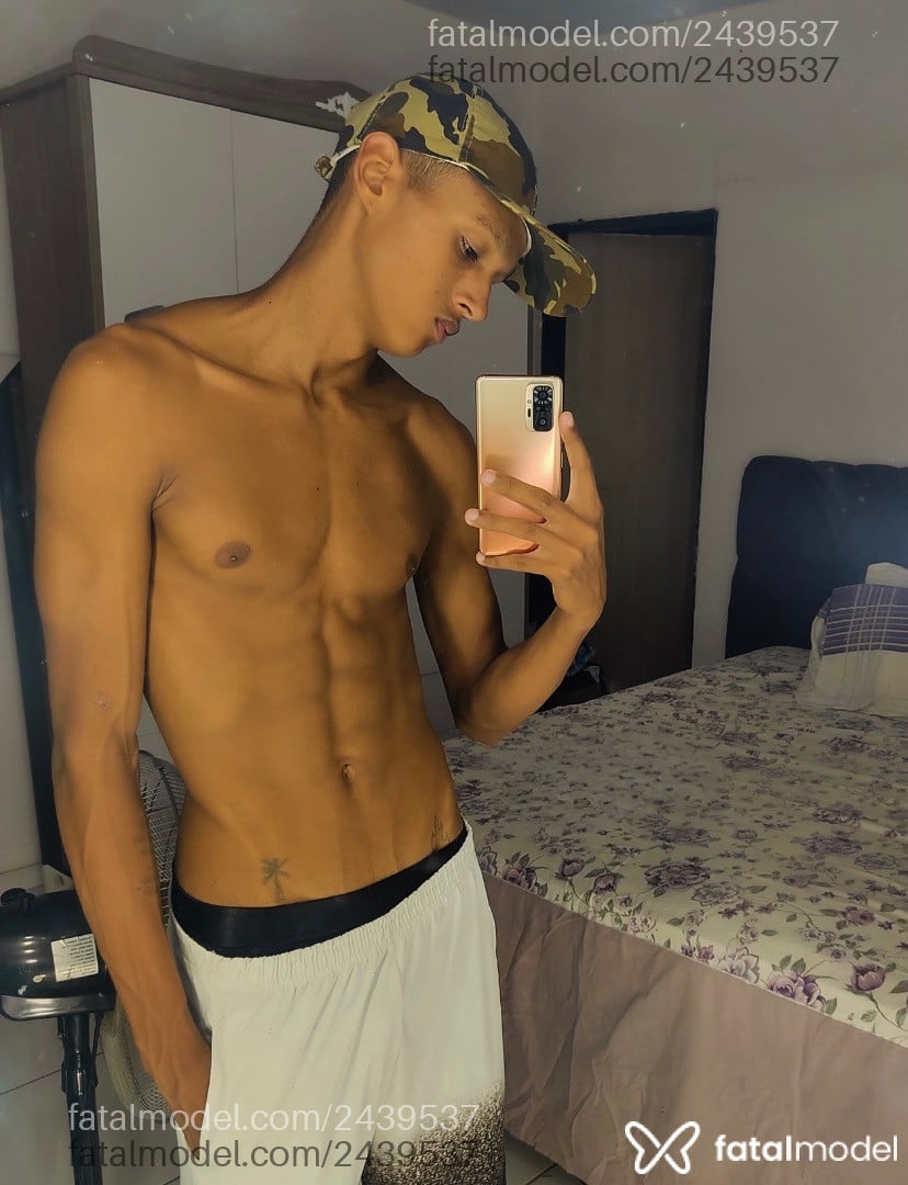 Acompanhante homem morena (o) de olhos pretos - Abravanel