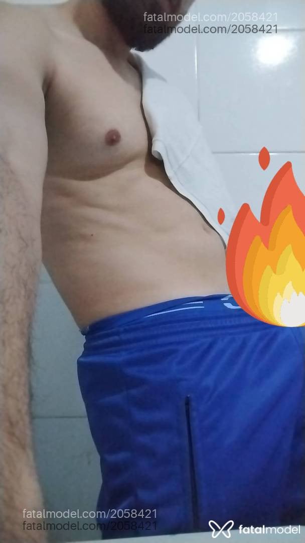 Acompanhante homem com cabelo castanho de olhos mel em Virtual - Kinghot