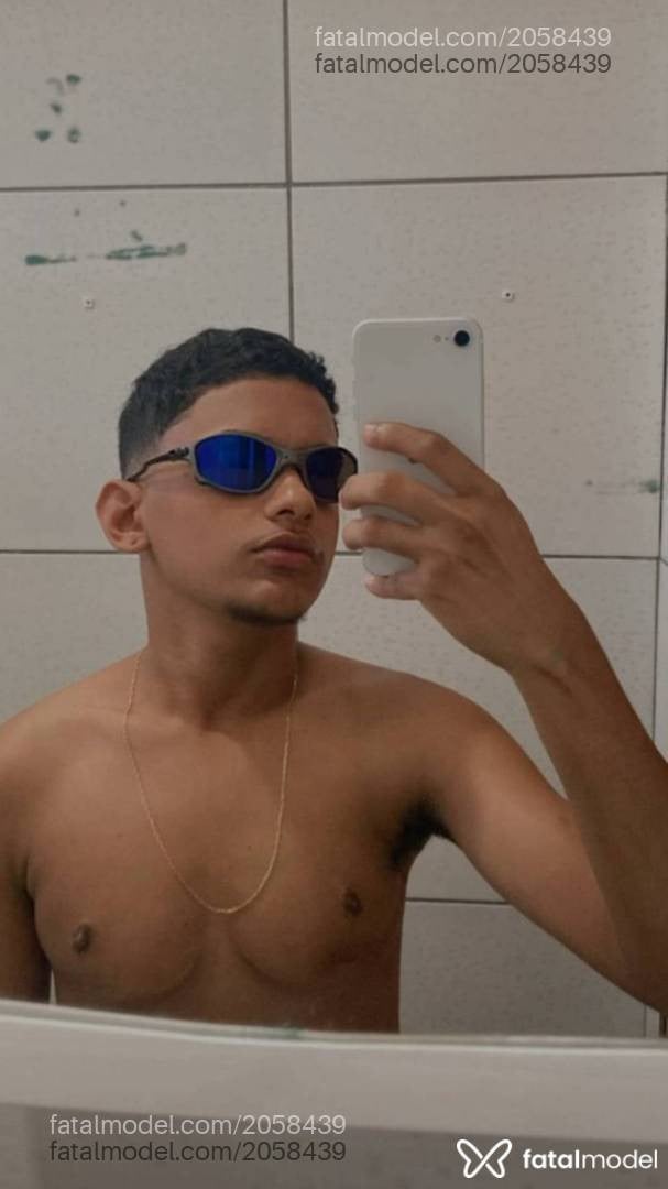 Acompanhante homem trans morena (o) de olhos castanhos em João Pessoa - Ravi