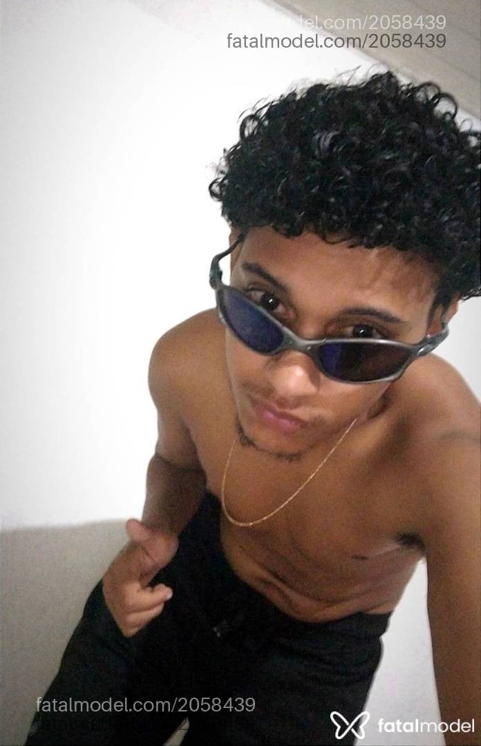 Acompanhante homem trans morena (o) de olhos castanhos em João Pessoa - Ravi