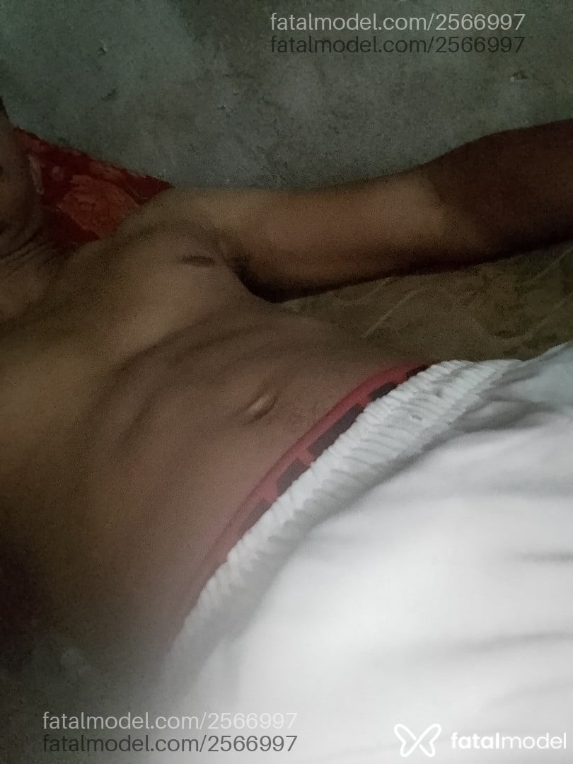 Acompanhante homem morena (o) de olhos pretos - Mtszk