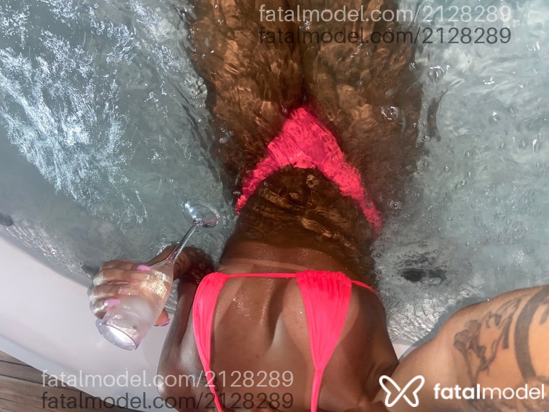 Acompanhante mulher morena (o) de olhos pretos em Campinas - Júlia