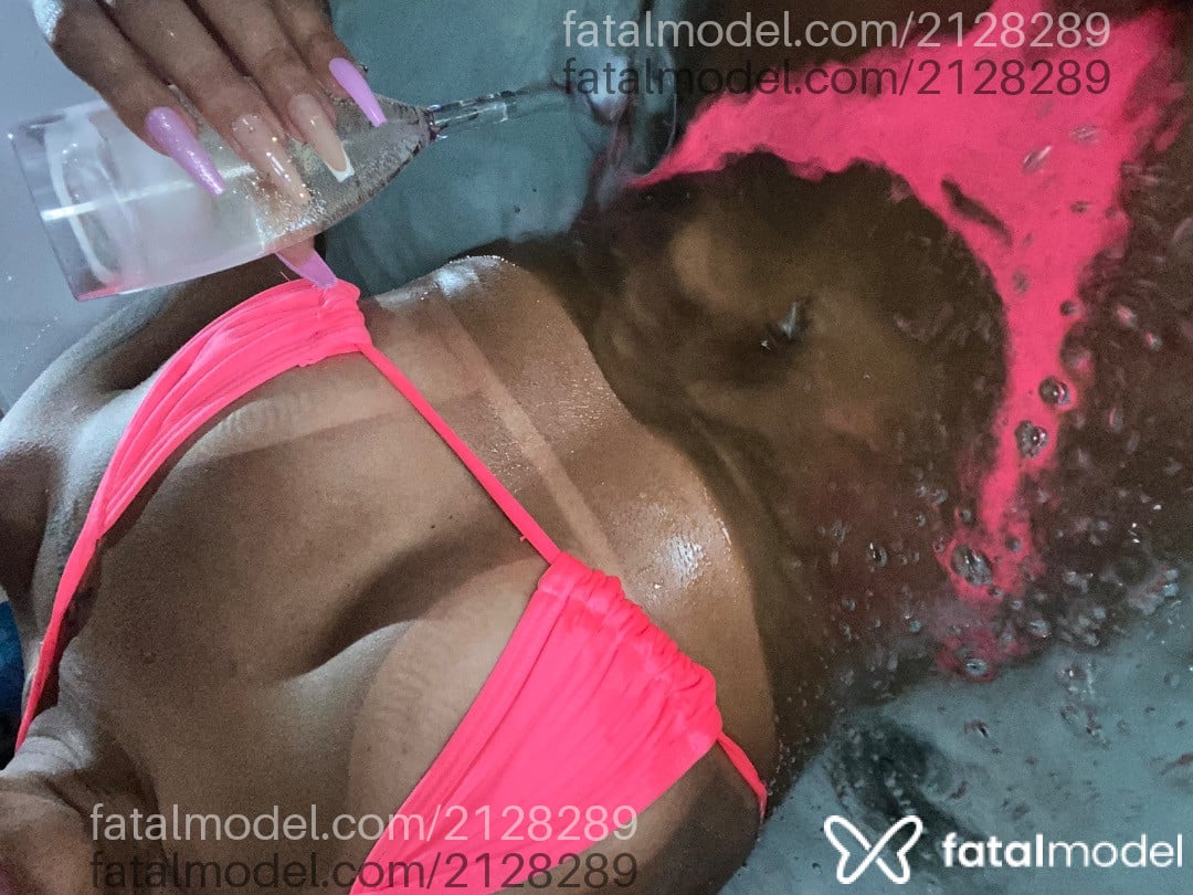 Acompanhante mulher morena (o) de olhos pretos em Campinas - Júlia
