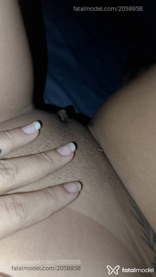 Acompanhante mulher morena (o) de olhos castanhos - Juju
