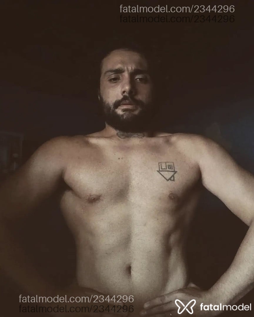 Acompanhante homem morena (o) de olhos pretos - Polvilhocarioca Acompanhante homem morena (o) de olhos pretos - Polvilhocarioca