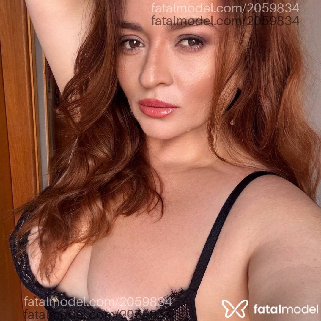 Acompanhante mulher ruiva (o) de olhos castanhos - Janaína