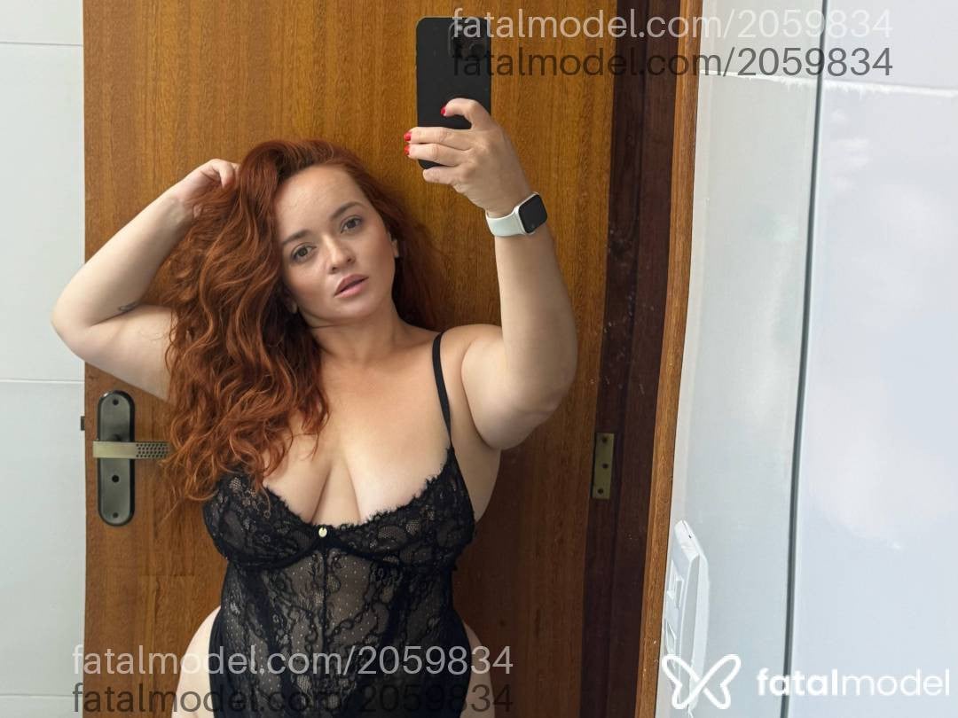 Acompanhante mulher ruiva (o) de olhos castanhos - Janaína