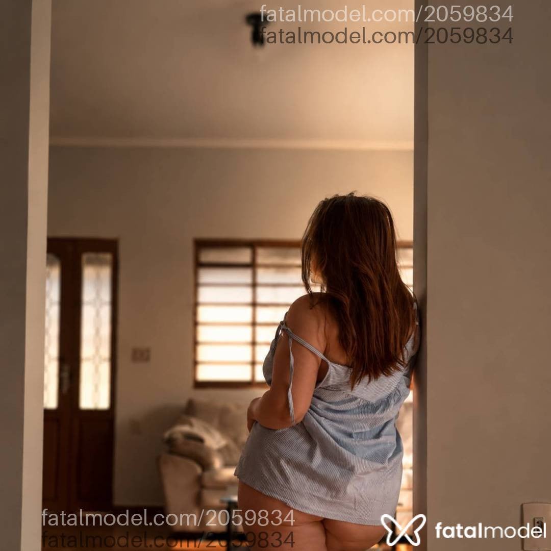 Acompanhante mulher ruiva (o) de olhos castanhos - Janaína