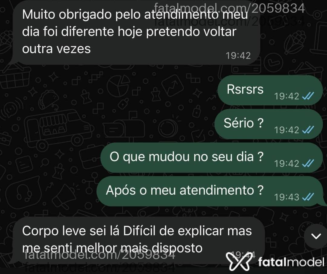 Acompanhante mulher ruiva (o) de olhos castanhos - Janaína