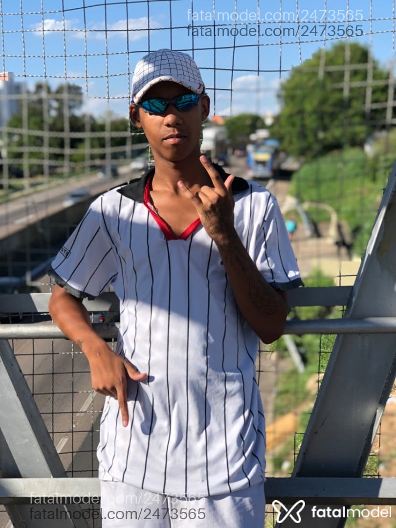 Acompanhante homem com cabelo castanho de olhos castanhos em Campinas - Henrique