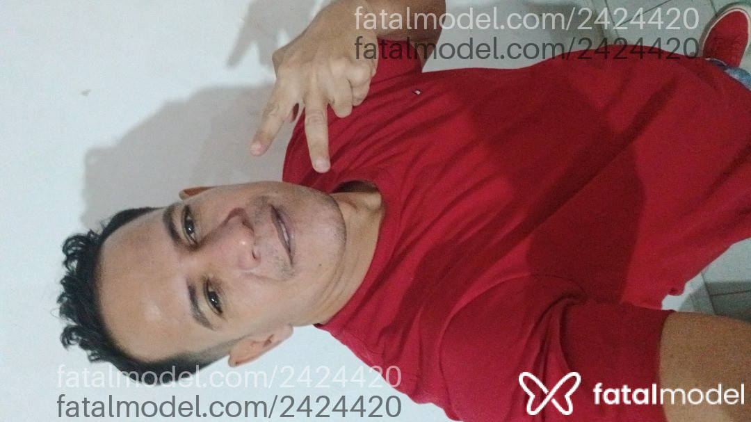Acompanhante homem com cabelo castanho de olhos castanhos em Rio de Janeiro - Diego