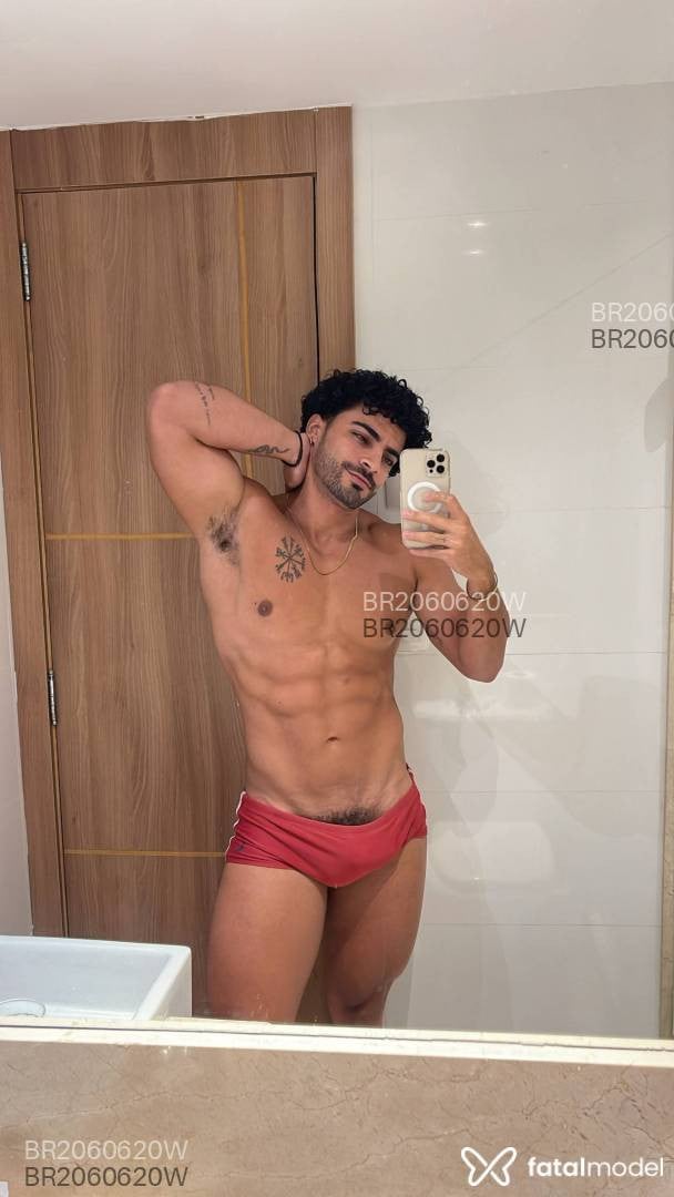 Acompanhante homem morena (o) de olhos pretos em São Paulo - Hiuri Cruz