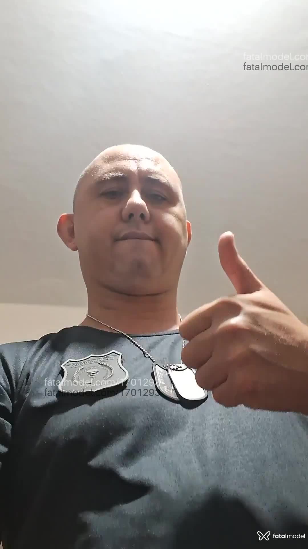 Acompanhante homem sem cabelo de olhos verdes - ROGER Acompanhante homem sem cabelo de olhos verdes - ROGER