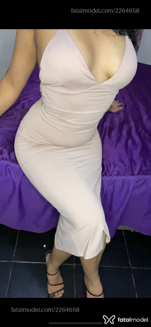 Acompanhante mulher morena (o) de olhos castanhos em Virtual Acompanhante mulher morena (o) de olhos castanhos em Virtual - Luna