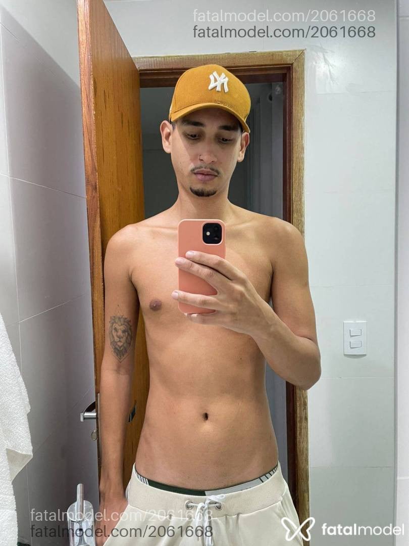 Acompanhante homem morena (o) de olhos pretos - Théo Salles