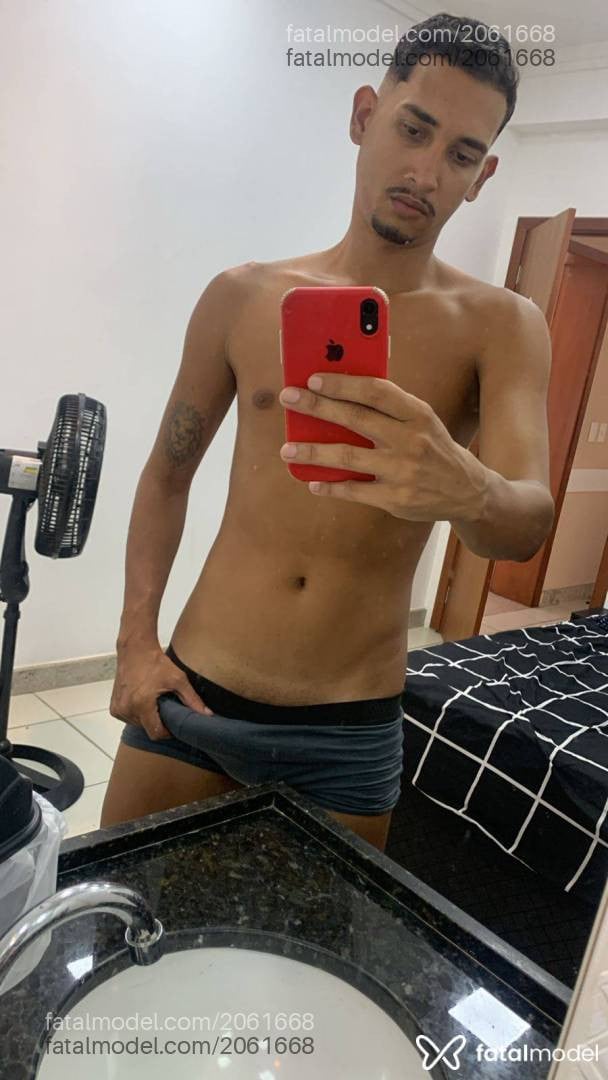 Acompanhante homem morena (o) de olhos pretos - Théo Salles