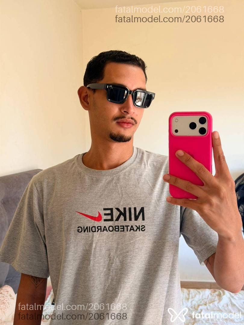 Acompanhante homem morena (o) de olhos pretos - Théo Salles