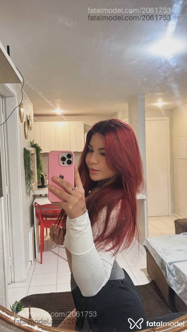 Acompanhante mulher ruiva (o) de olhos castanhos - Sofia Angel