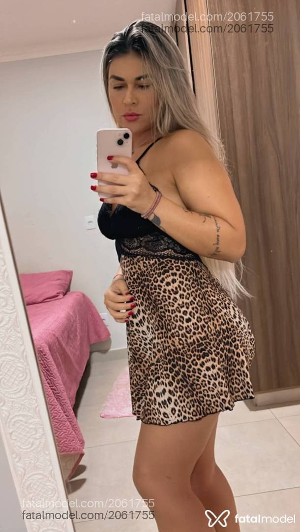 Acompanhante mulher loira (o) de olhos verdes - Viictoria