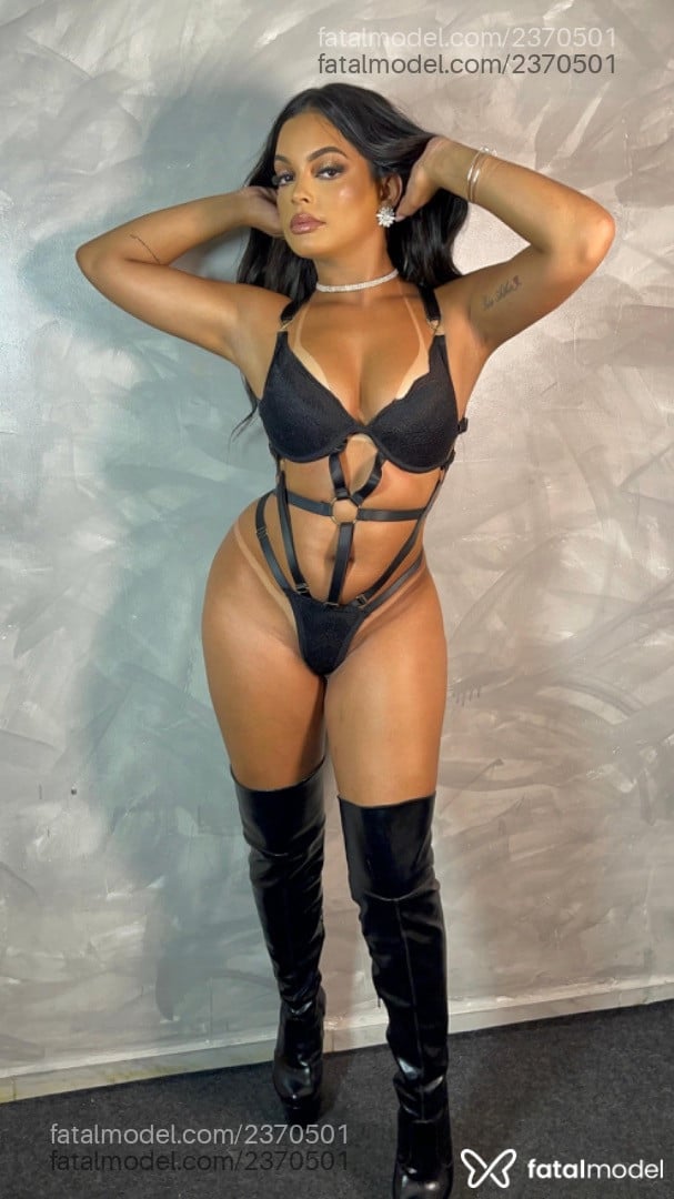 Acompanhante mulher morena (o) de olhos mel em Teresina Acompanhante mulher morena (o) de olhos mel em Teresina - Loren Silva