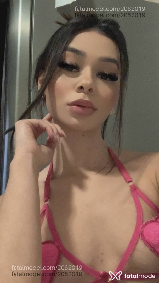 Acompanhante mulher com cabelo castanho de olhos castanhos - Beatriz