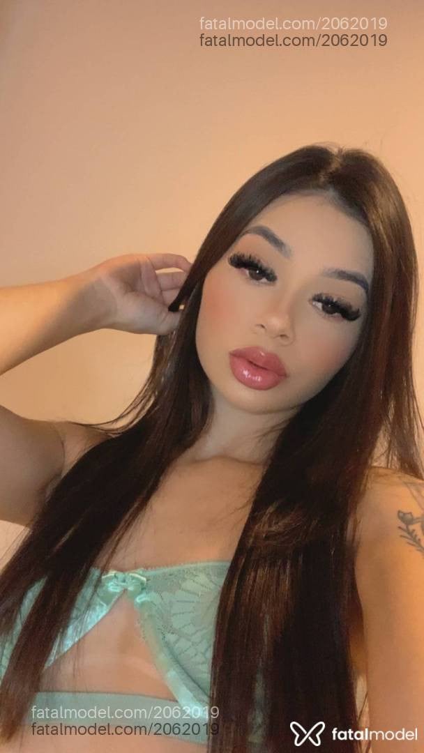 Acompanhante mulher com cabelo castanho de olhos castanhos - Beatriz