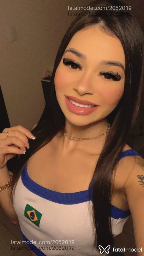 Acompanhante mulher com cabelo castanho de olhos castanhos em Ponta Grossa - Beatriz