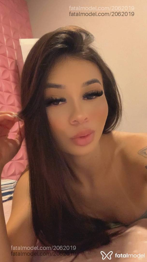 Acompanhante mulher com cabelo castanho de olhos castanhos - Beatriz
