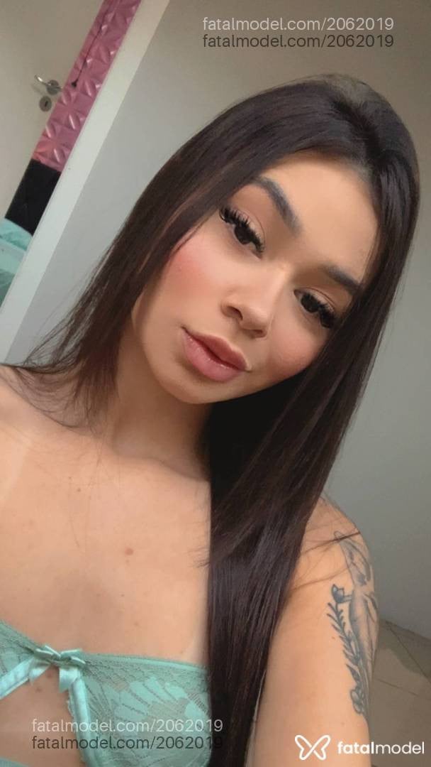 Acompanhante mulher com cabelo castanho de olhos castanhos - Beatriz