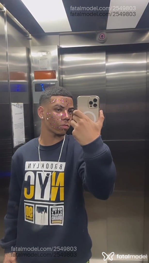 Acompanhante homem morena (o) de olhos castanhos - Allanzinho Acompanhante homem morena (o) de olhos castanhos - Allanzinho