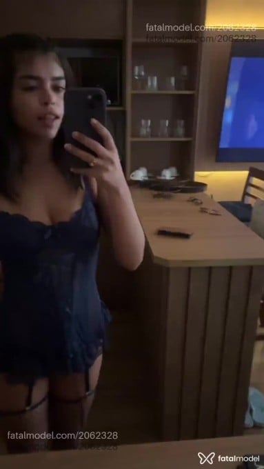 Acompanhante mulher morena (o) de olhos pretos - Hanna Bukaiuva Acompanhante mulher morena (o) de olhos pretos - Hanna Bukaiuva
