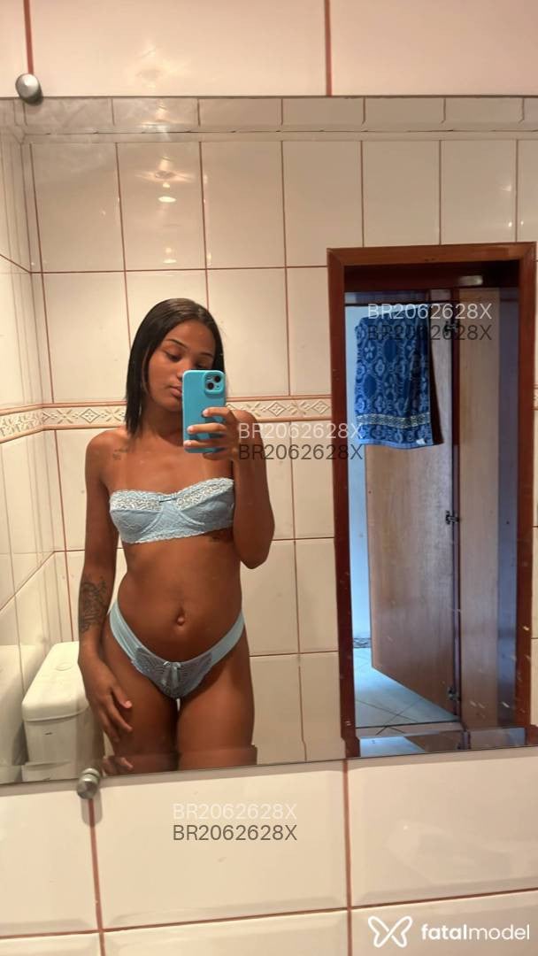 Acompanhante mulher com cabelo castanho de olhos castanhos em São Paulo - Ruby Alves